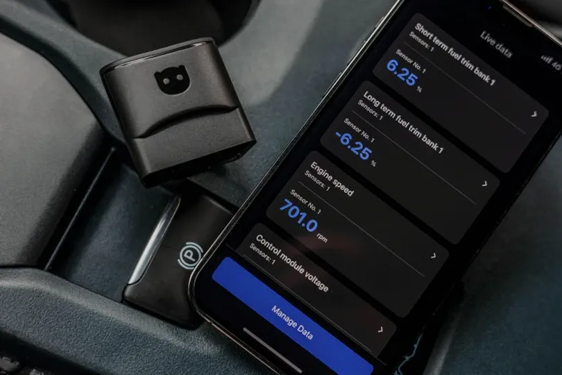 OBDeleven device and app